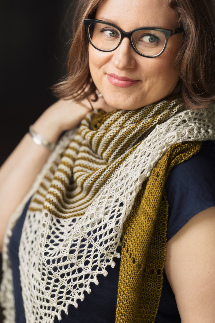 Spotlight – Bias triangle shawl knitting pattern with stripes and stunning lace