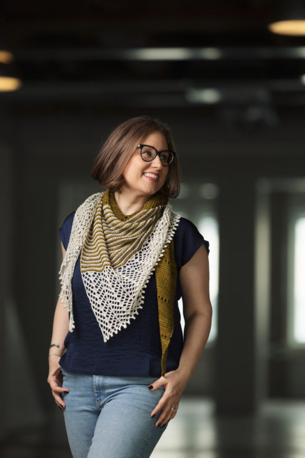 Spotlight – Bias triangle shawl knitting pattern with stripes and stunning lace