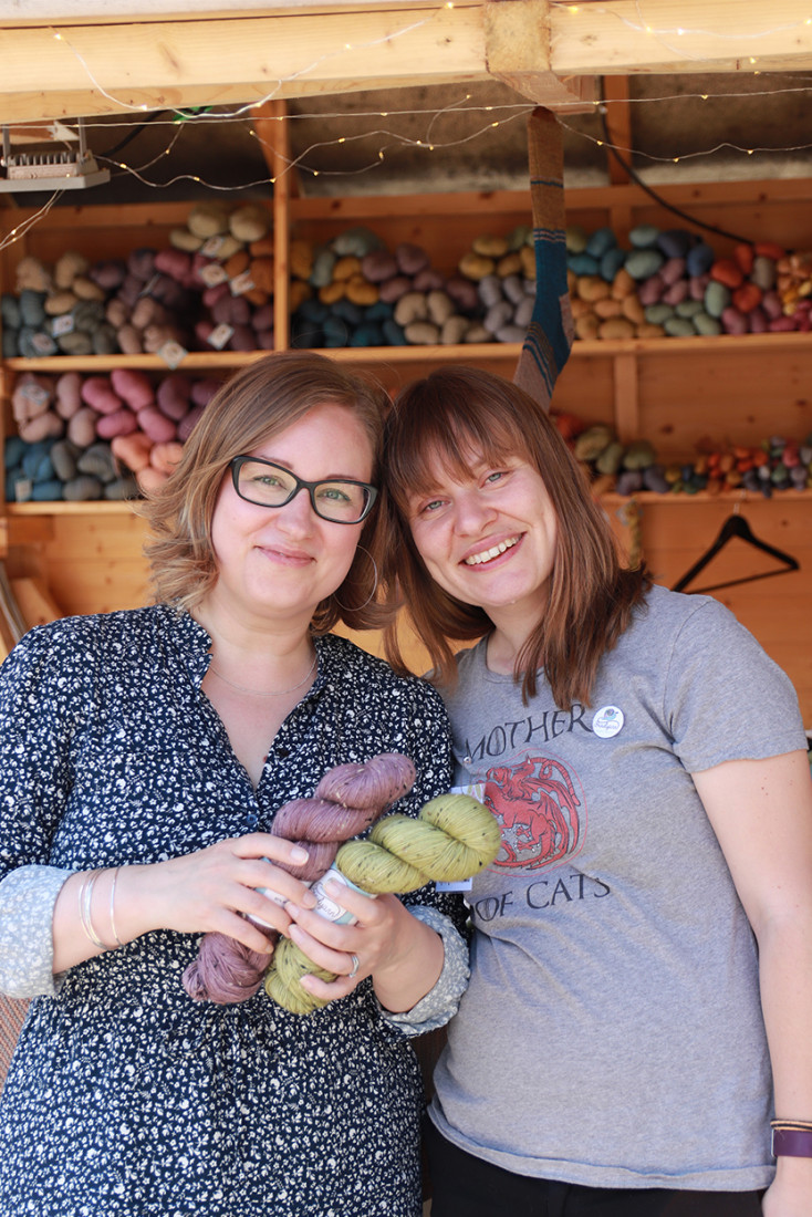 Janina Kallio from Woolenberry and Valentina from SnailYarn at the Jyväskylä Knit Festival 2018.