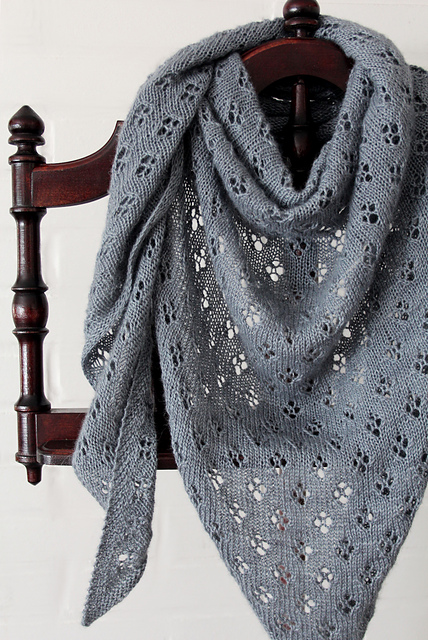 Project Love: Quatrefoil shawl from Woolenberry