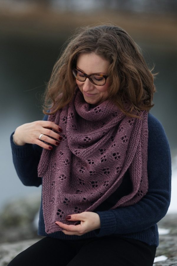 Flowers of Winter – Large triangle shawl knitting pattern with easy lace. Perfect for beginners!