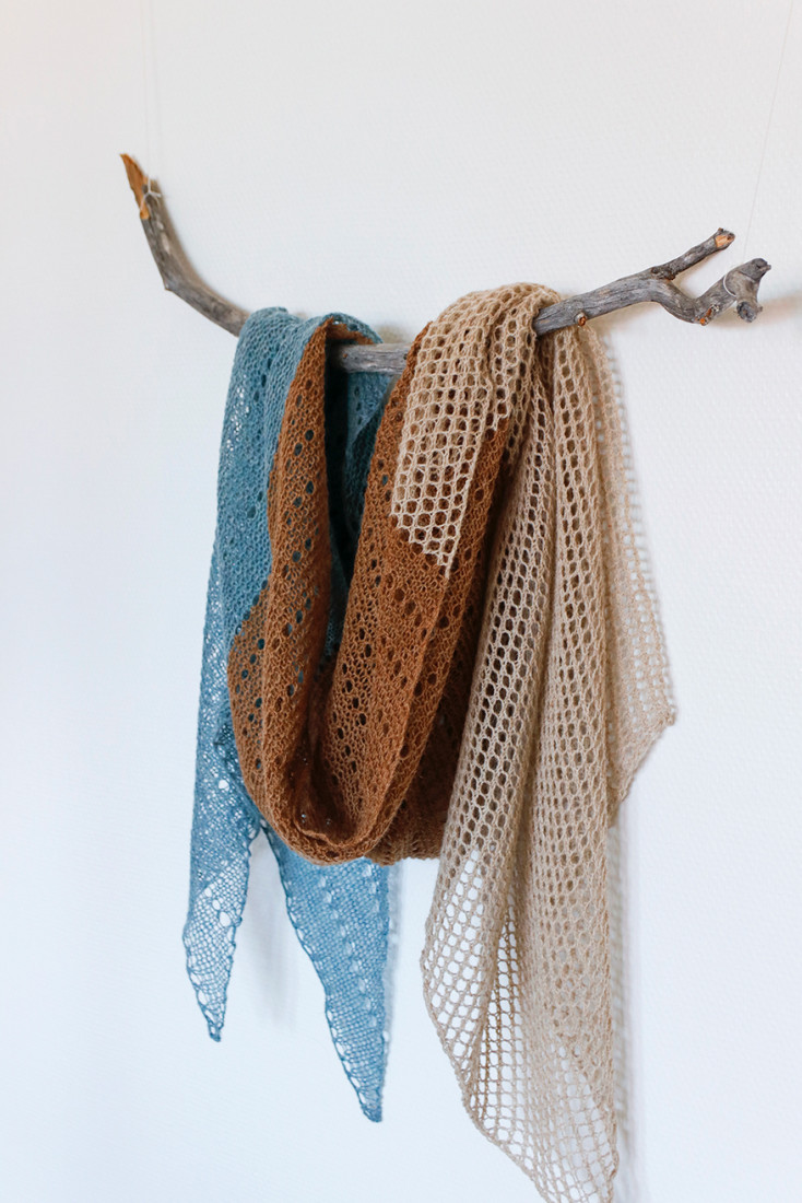 Sundial rectangle shawl pattern from Woolenberry