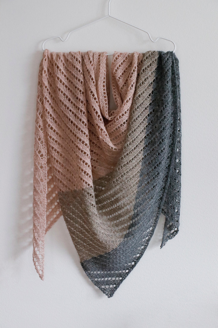 Underwater shawl pattern from Woolenberry.