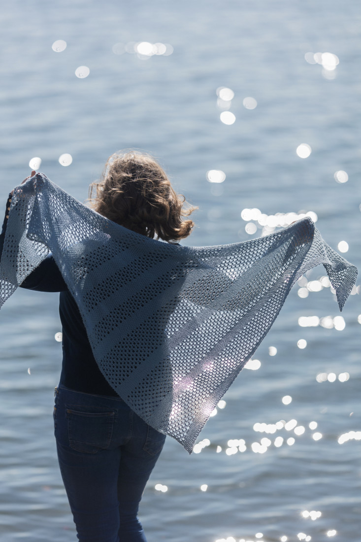 Untamed Waters – Triangle shawl knitting pattern with simple lace.