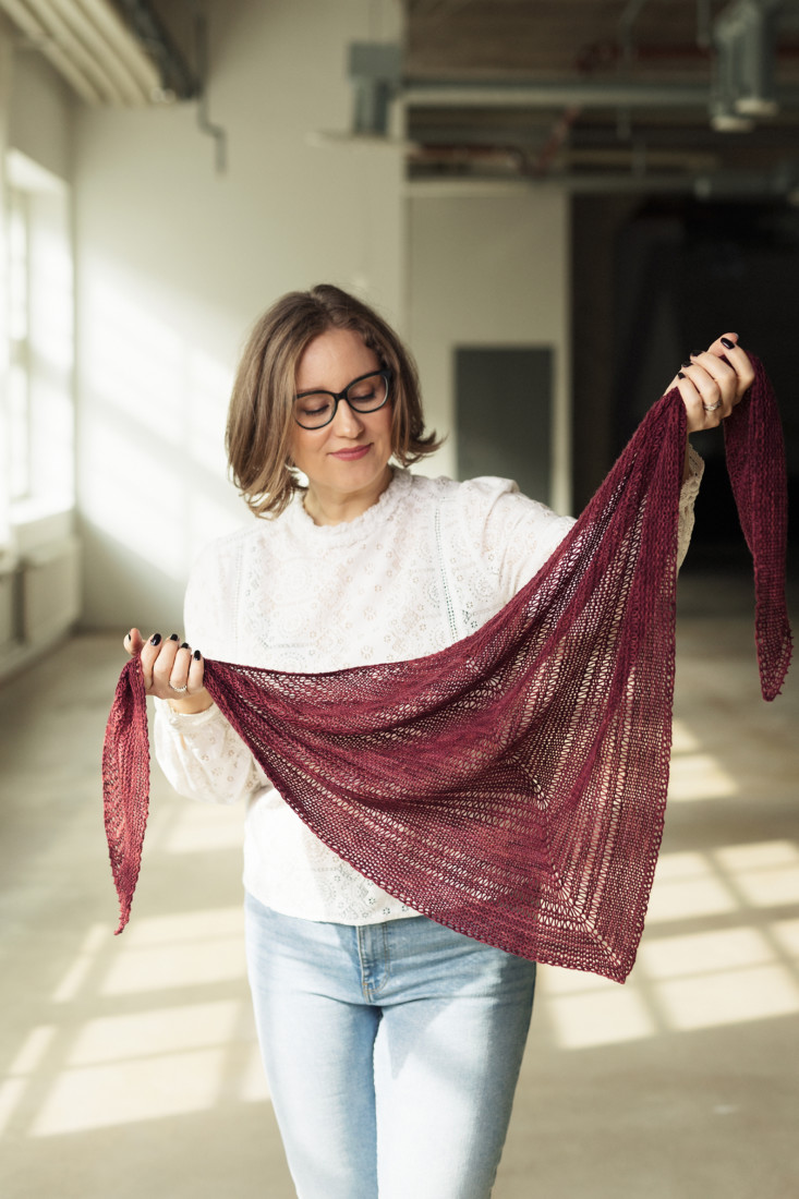 Citadel – Modern one skein shawl knitting pattern with garter stitch and dropped stitches.