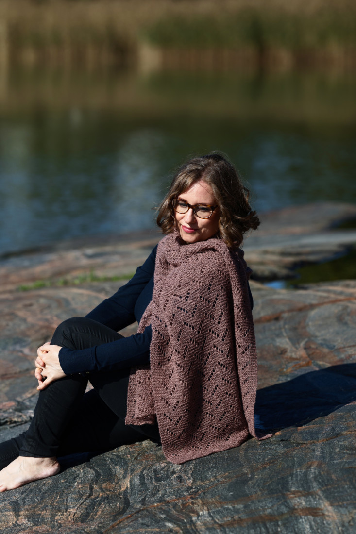 Quiet Days – Easy rectangle shawl knitting pattern with garter stitch and eyelets.