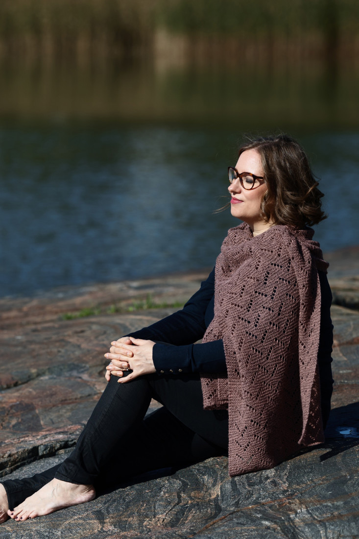 Quiet Days – Easy rectangle shawl knitting pattern with garter stitch and eyelets.