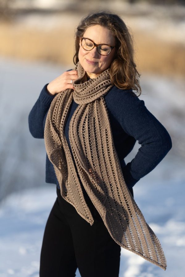 Apricity – Easy rectangle lace shawl knitting pattern