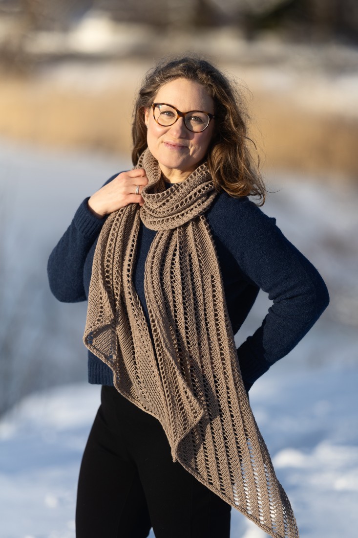 Apricity – Easy rectangle lace shawl knitting pattern