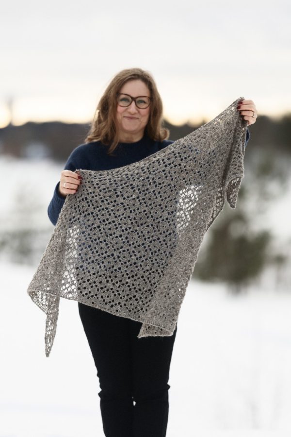 Light Weaver – Large triangle lace shawl knitting pattern