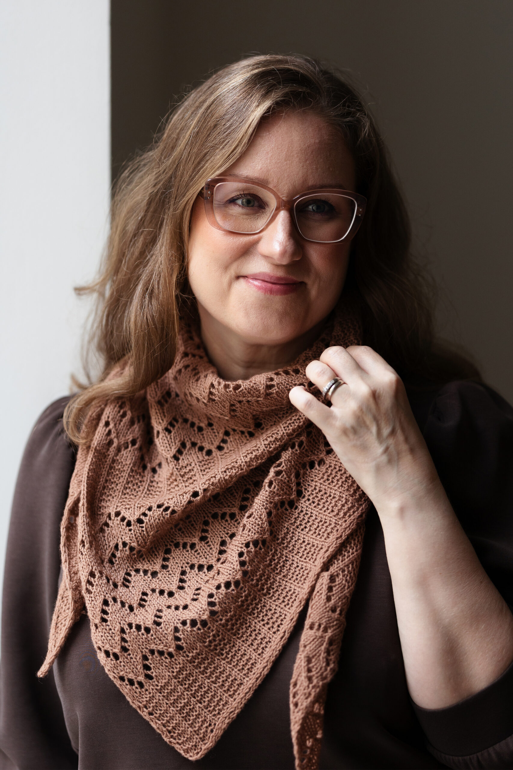 North Shore – Triangle shawl knitting pattern with easy chevron lace and cozy texture in fingering weight yarn